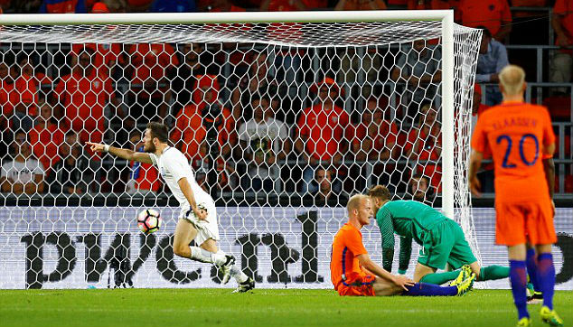 37CE3D7000000578-3769679-image-a-20_1472763510106